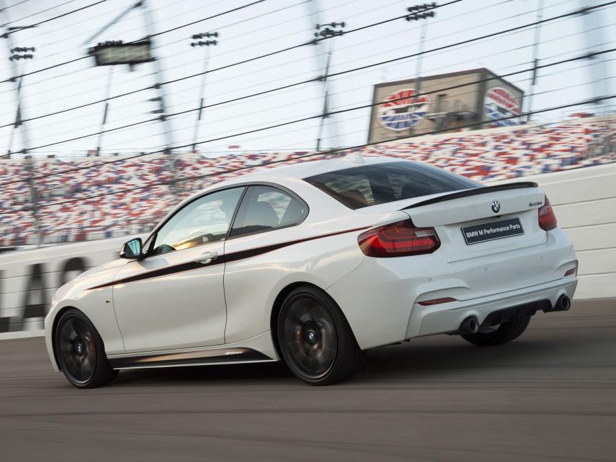  BMW M235i Coupe M Performance Accessories 2014 года  (фото 2 из 11)